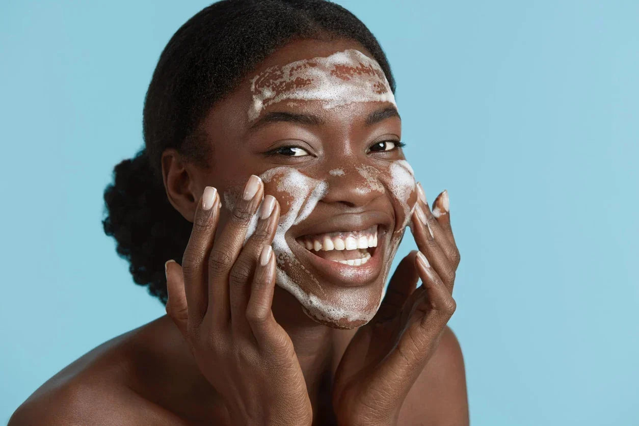 Woman-cleansing-her-face